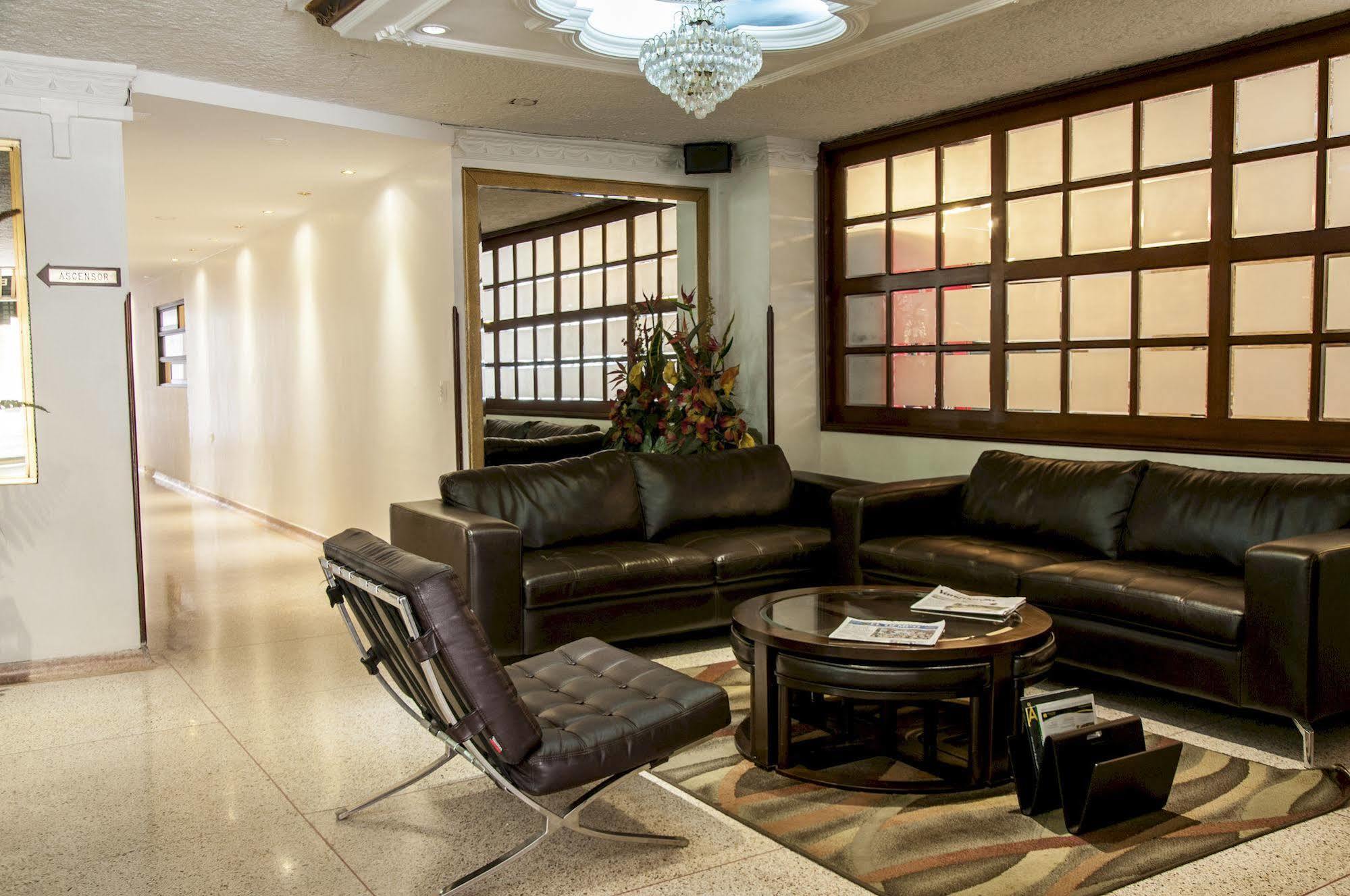 Hotel Leon Dorado Bucaramanga Exterior photo